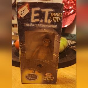 ET TOY ADVERTISEMENT FOR KRAFT MACRONI AND CHEESE